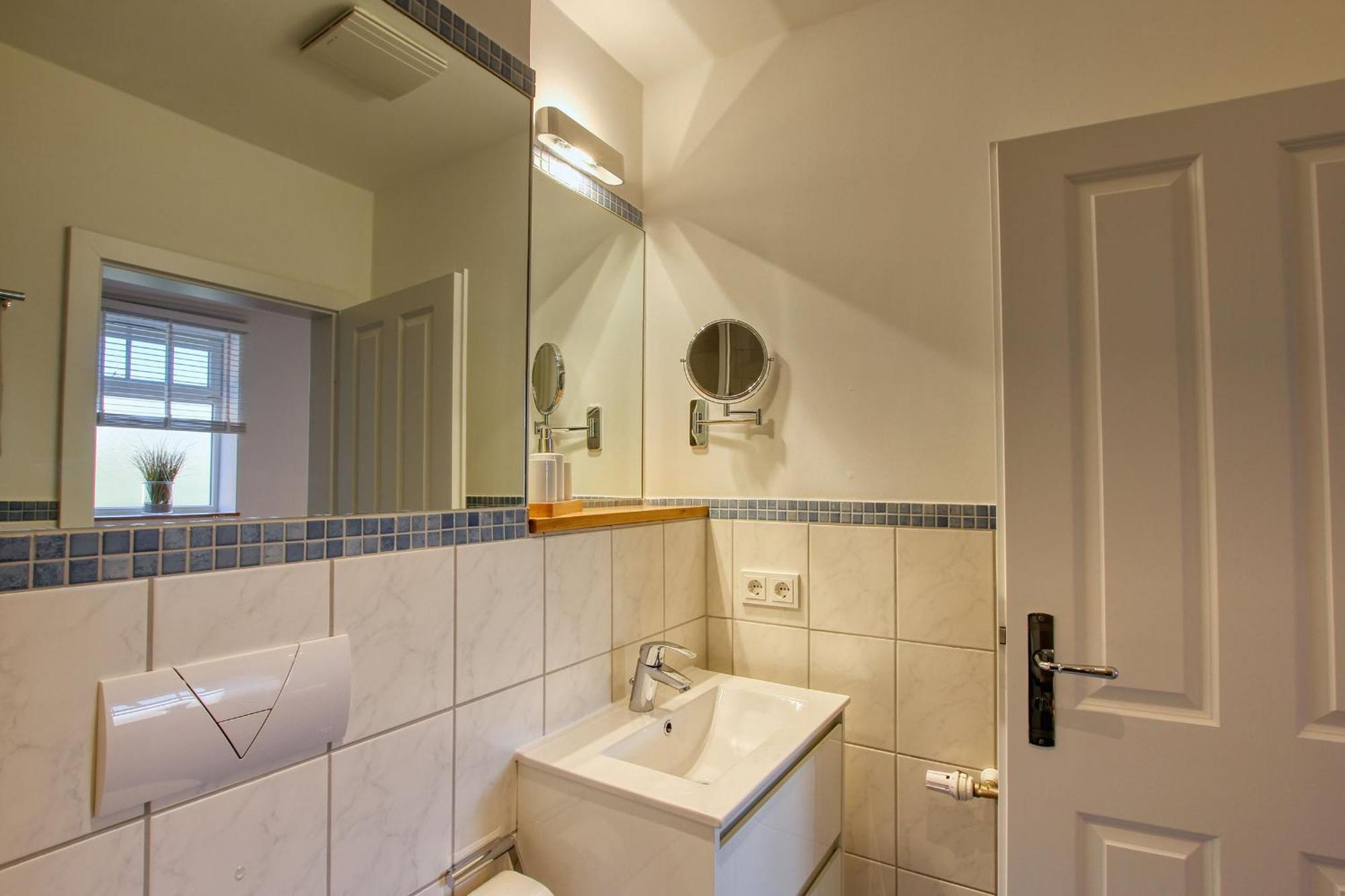 Landhaus Am Ufer - Wohnung 2 하일리겐하펜 외부 사진